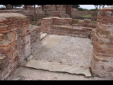 04566 ostia - regio i - insula xiv - domus di amore e psiche (i,xiv,5) - vestibulum - 09-2023.jpg